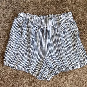 🤍🌿Black & White Striped Flowy Shorts